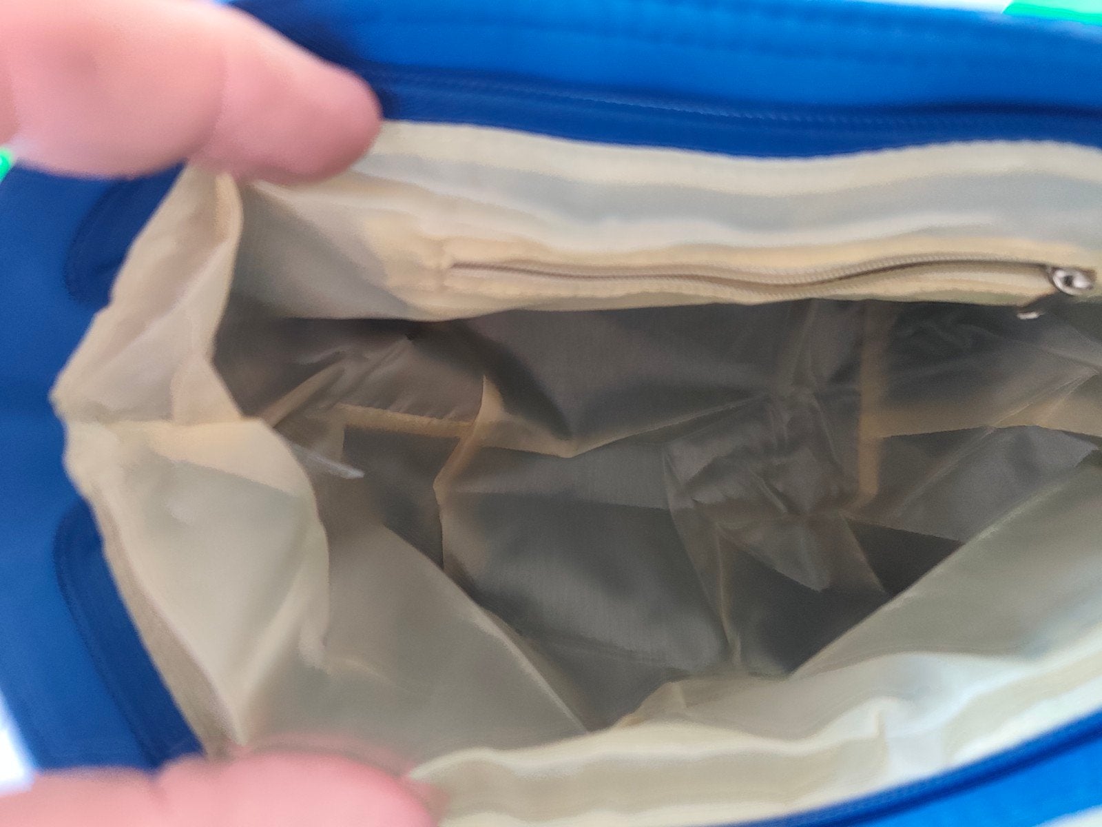 Lot kleine handtasjes, Ophalen