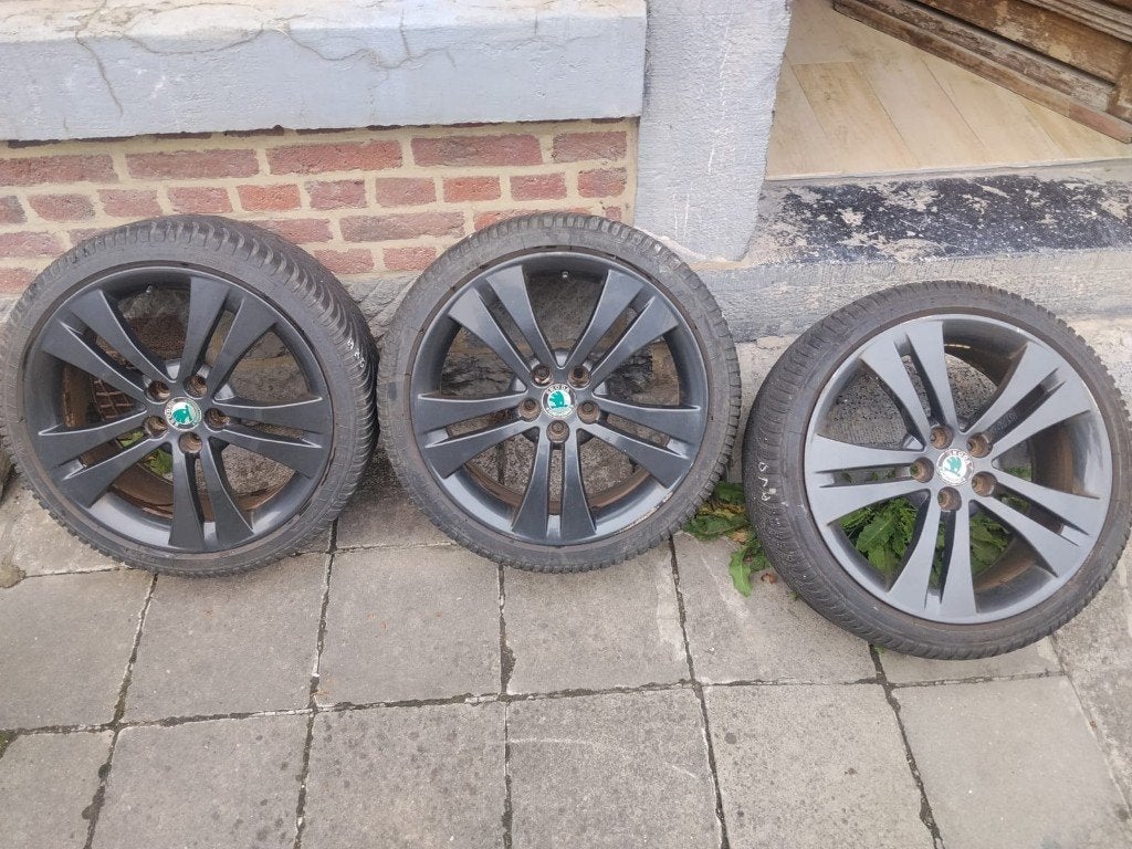 jantes allu noir Skodia Fabia 5x100, Autos : Pièces & Accessoires, Enlèvement, Neuf, 17 pouces, Jante(s)