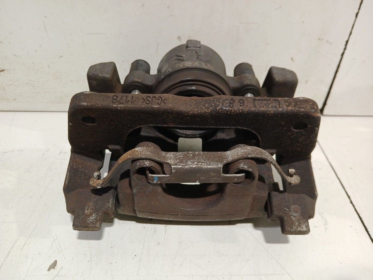 Remklauw links voor Opel Combo, Onderdelen@venauto.nl, Van der Ven Autorecycling B.V., Gebruikt, Ettenseweg 76, 4706 PB Roosendaal, The Netherlands