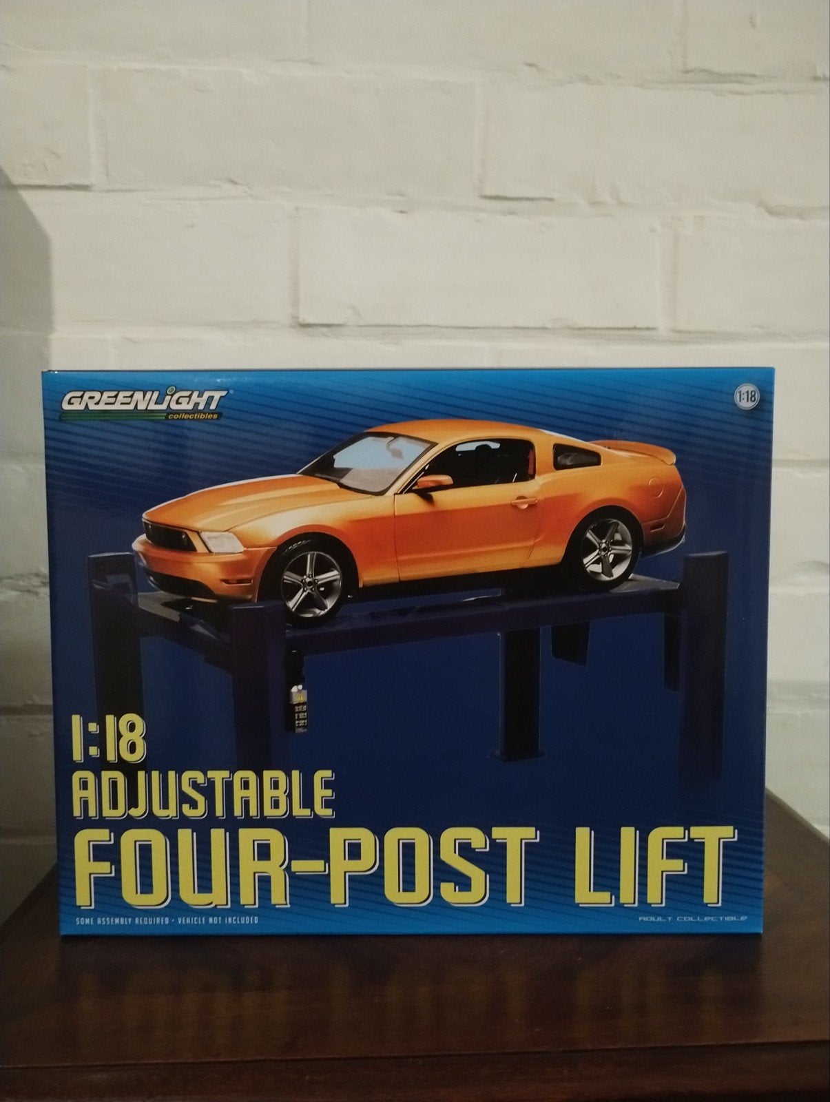 2 stuks Greenlight adjustable four post lift 1:18, Hobby en Vrije tijd, Ophalen, Zo goed als nieuw