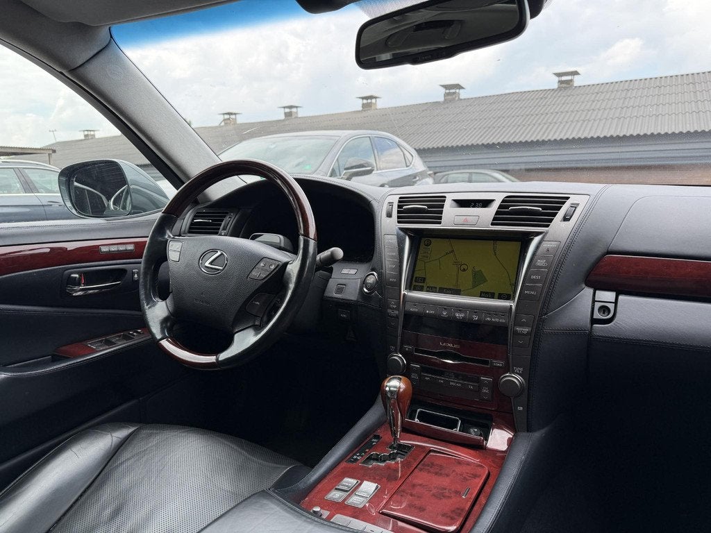 Lexus LS 600h L. President | Camera | Navigatie | Stoelvernt, Auto's, Automaat, 4 deurs, Gebruikt, 8 cilinders