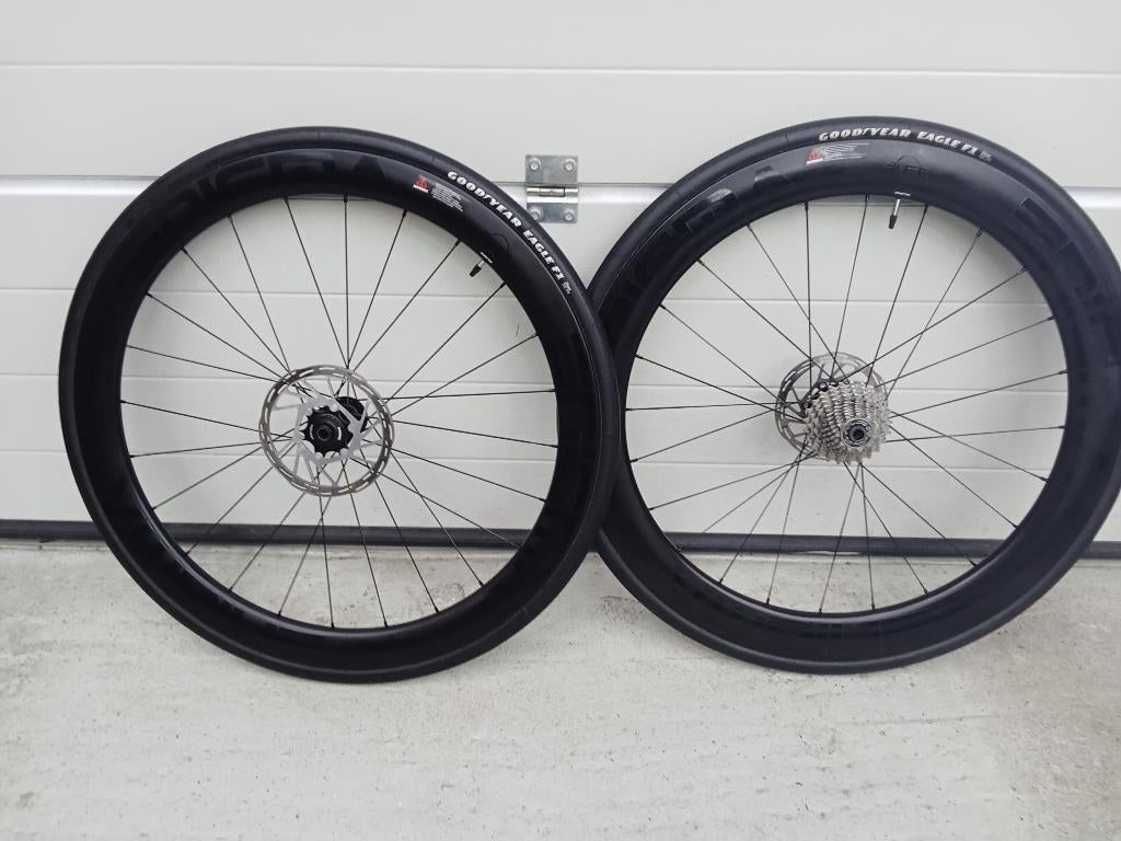 Roue carbone neuve, Vélos & Vélomoteurs, Neuf, Enlèvement, Carbone, Enigma