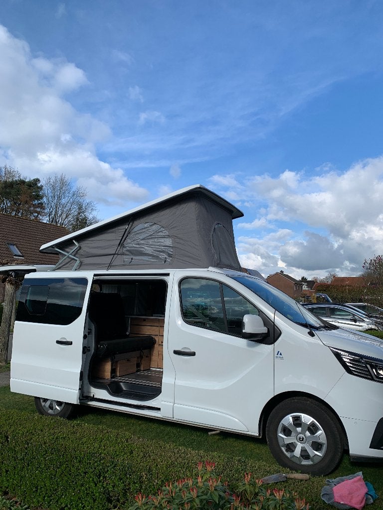 minicamper Renault Traffic, automaat, 23200 km, 1/8/2023, Caravans en Kamperen, Mobilhomes, Automaat, Buscamper of Camperbus, Ringverwarming