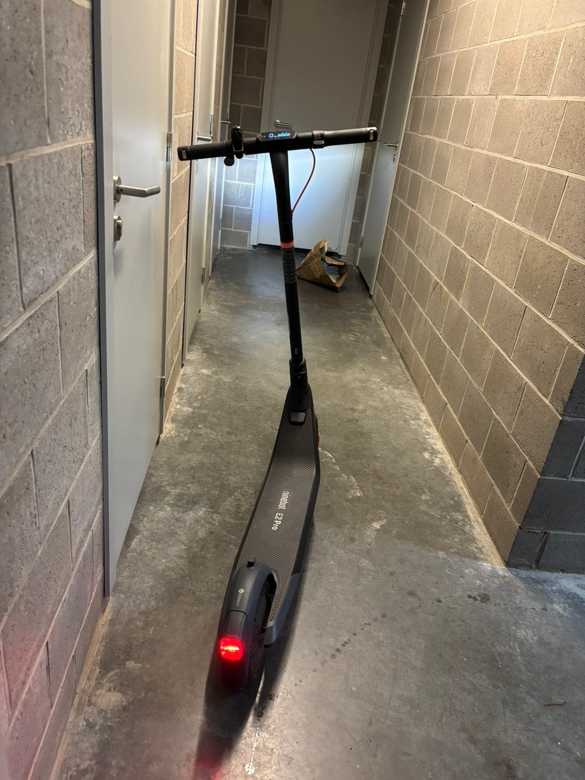 Ninebot KickScooter E2 PRO E (incl oplader), Ophalen, Zo goed als nieuw, Elektrische step (E-scooter)