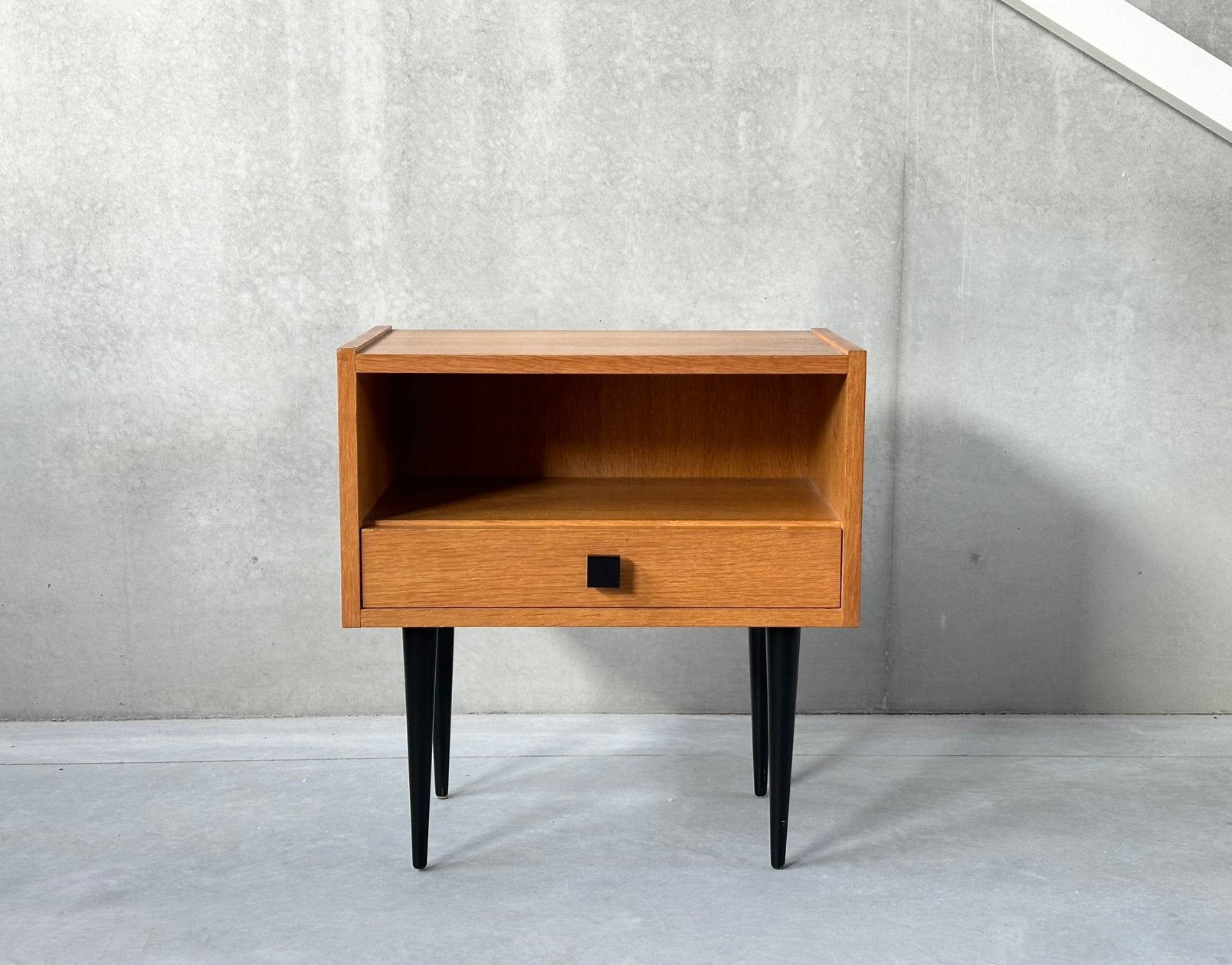 Vintage scandinavische sidetable, Enlèvement, Comme neuf