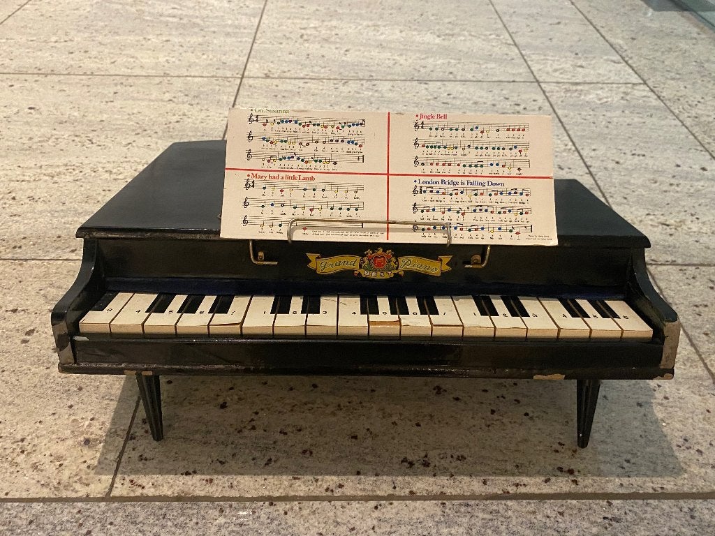 jouet de piano vintage, Enlèvement