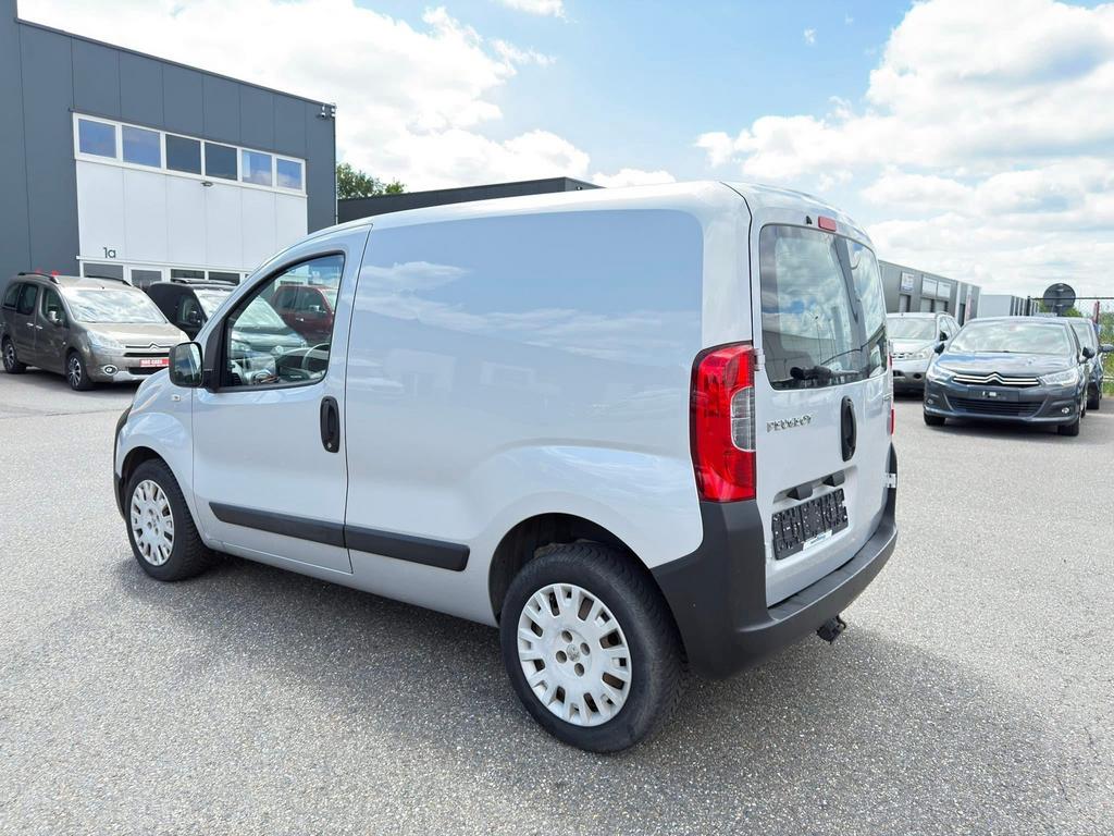 Peugeot Bipper 1.3 HDI / LICHTE VRACHT Automaat, Auto's, Peugeot, Automaat, Zwart, 4 cilinders, Bedrijf