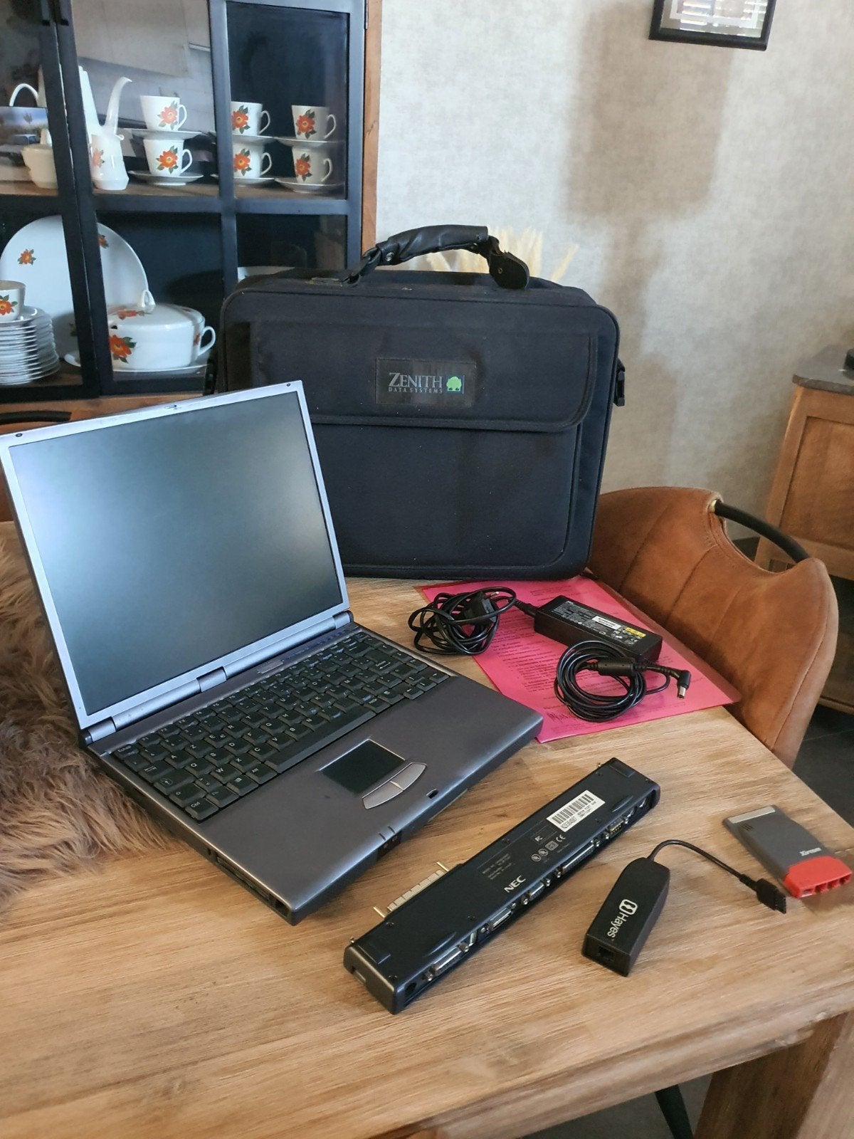 retro laptop Zenith pII 300mhz, Informatique & Logiciels, Enlèvement