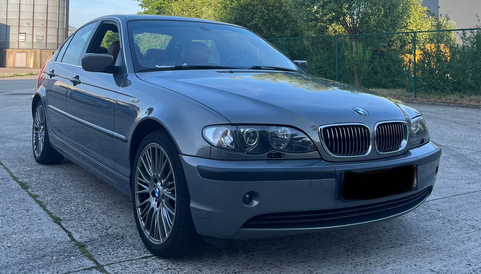 BMW 318i Exclusive Edition –  E46, SPECIALE EDITION INTERIOR, Autos, Cuir, Argent ou Gris, Achat, 5 portes