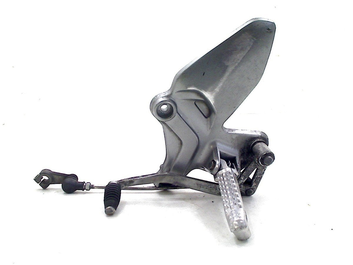REPOSE PIEDS AVANT GAUCHE Suzuki SV 650 2021- (01-2021/-), Suzuki Deutschland GmbH, Utilisé, Kontakt@suzuki.de, Suzuki-Allee 7
64625  Bensheim, DE
