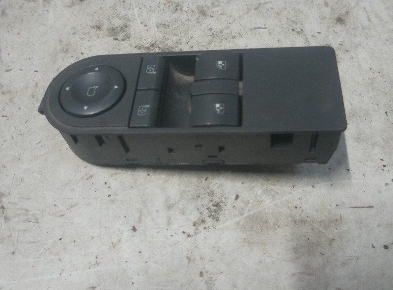 INTERRUPTEUR D'ALIMENTATION VITRE AVANT GAUCHE Zafira (M75), Opel, Opel Automobile GmbH, Utilisé, Kontakt-opel@opel.com