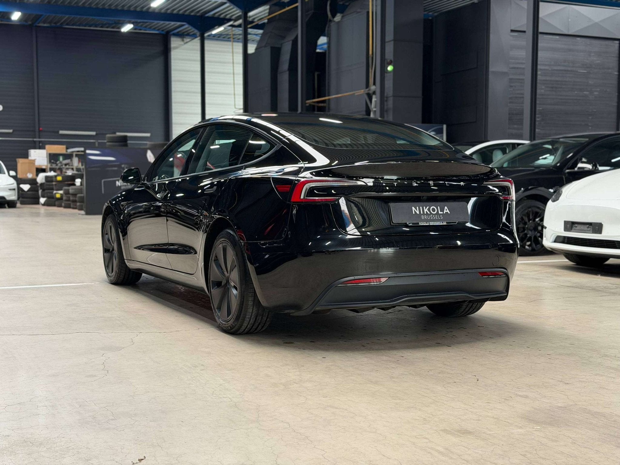Tesla Model 3 HIGHLAND PREMIUM - FULL BLACK - RWD - TOW HOOK, Autos, 513 km, Achat, 4 portes, Entreprise
