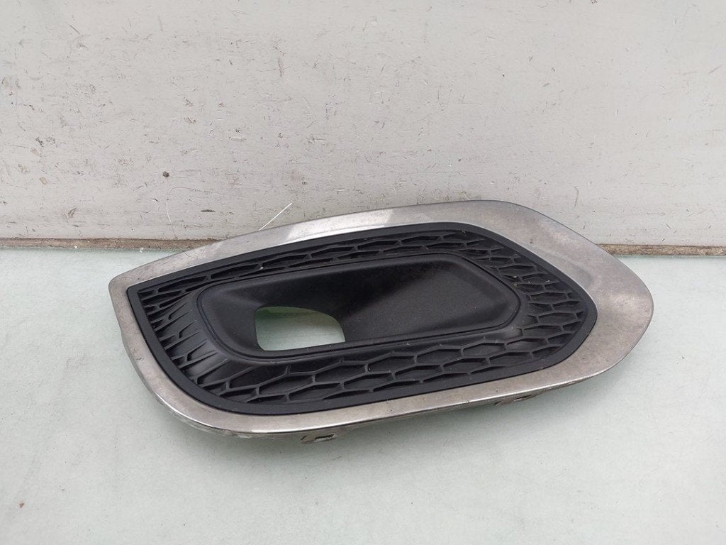 GRILLE DE PARE-CHOCS Renault Kadjar (RFEH) (|261520709R|), Renault, Utilisé, Peter-Huppertz-Straße 5
51063  Köln, DE, Dialog.deutschland@renault.de