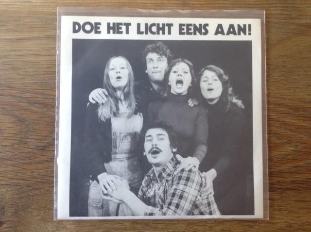 single b.k.t. kleine komedie, Enlèvement ou Envoi, En néerlandais