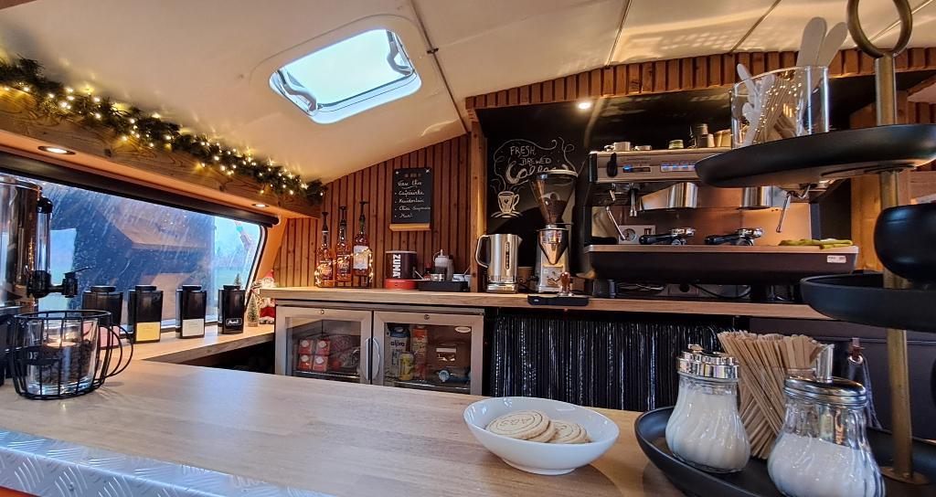Unieke vintage mobiele koffiebar – volledig uitgerust, Zakelijke goederen, Ophalen, Dranken