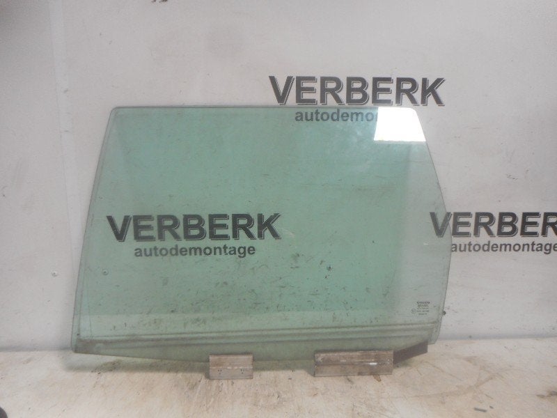 VITRE ARRIERE GAUCHE Volvo V70 (GW / LW / LZ), Info@volvocars.com, Volvo Car Germany GmbH, Siegburger Straße 229
50679  Köln, DE