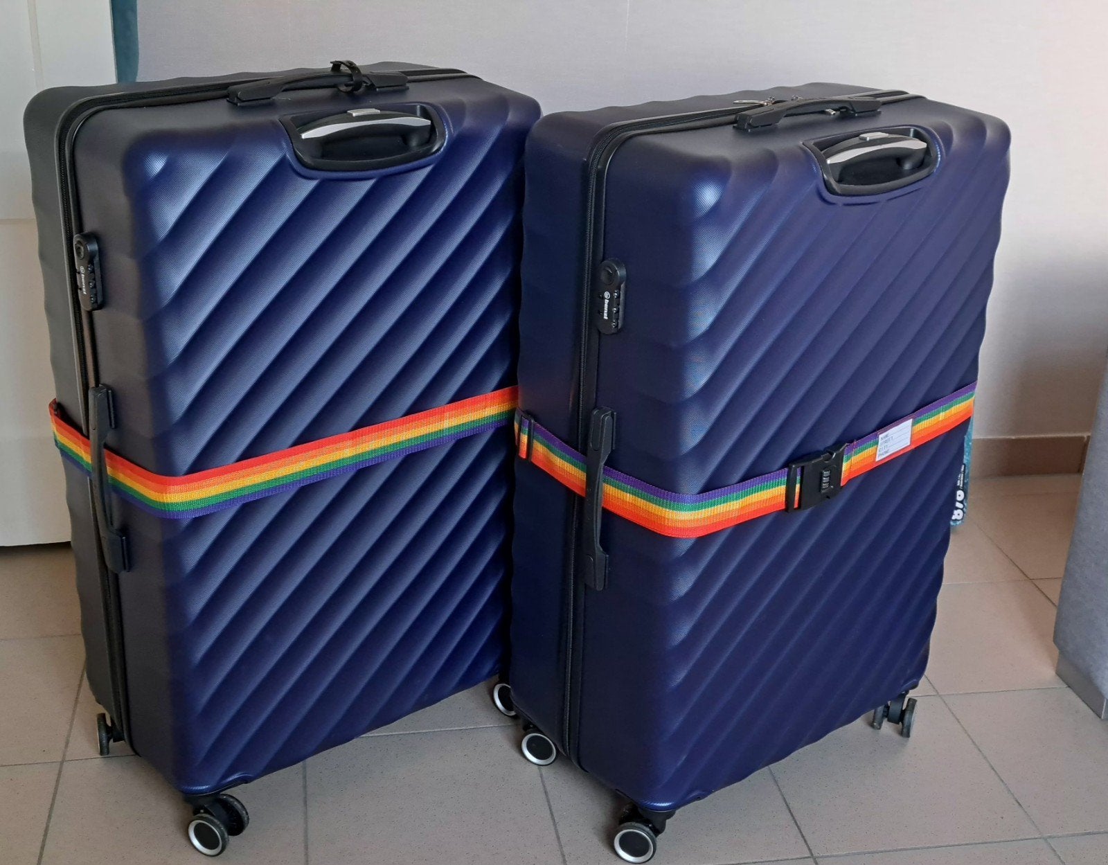 Lot de 2 grande valises, Bijoux, Sacs & Beauté, Enlèvement
