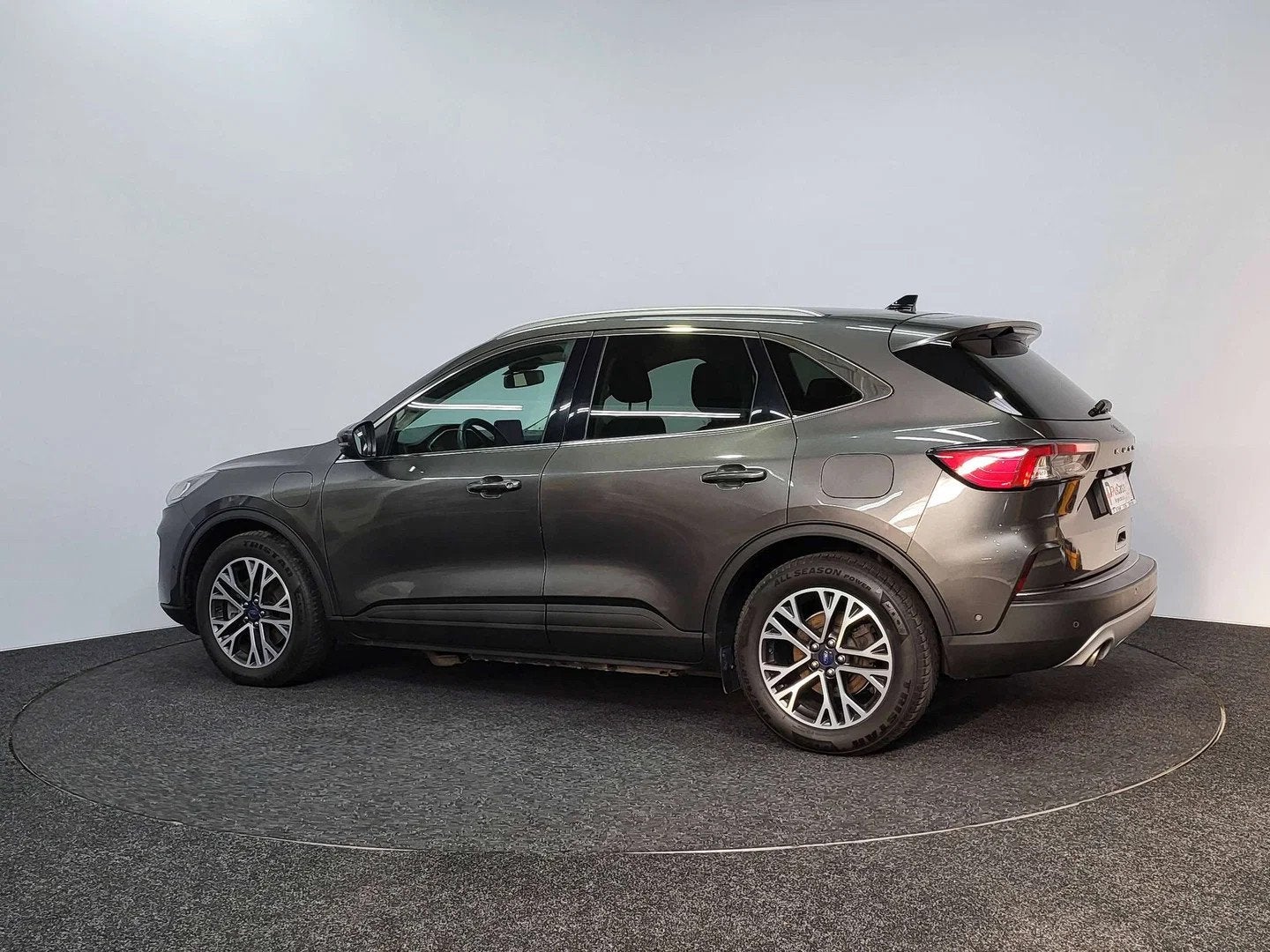 Ford Kuga PHEV | DURATEC | Automaat | 2021 | 152.926 km | Ca, Auto's, Automaat, Stof, Gebruikt, Zwart