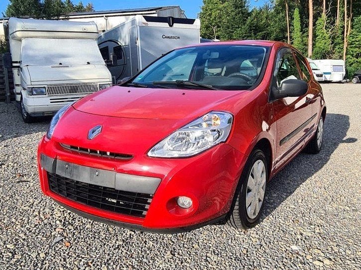 Renault Clio/1.1 Essence/AVANT homologué
SOLDE/4 EUROS/LIRE, Achat, Entreprise, Euro 4, Essence