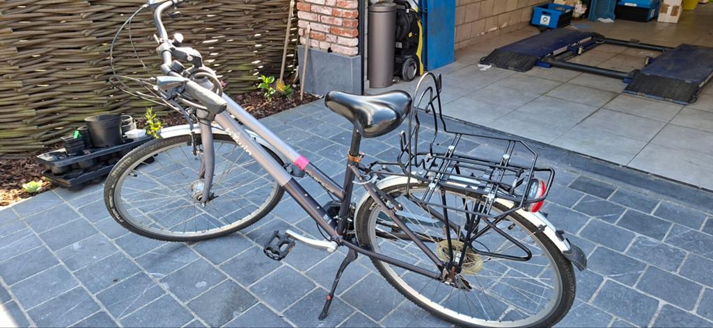 Decathlon damesfiets btwin 28inch, Fietsen en Brommers, Ophalen, Gebruikt, Velgrem, Versnellingen