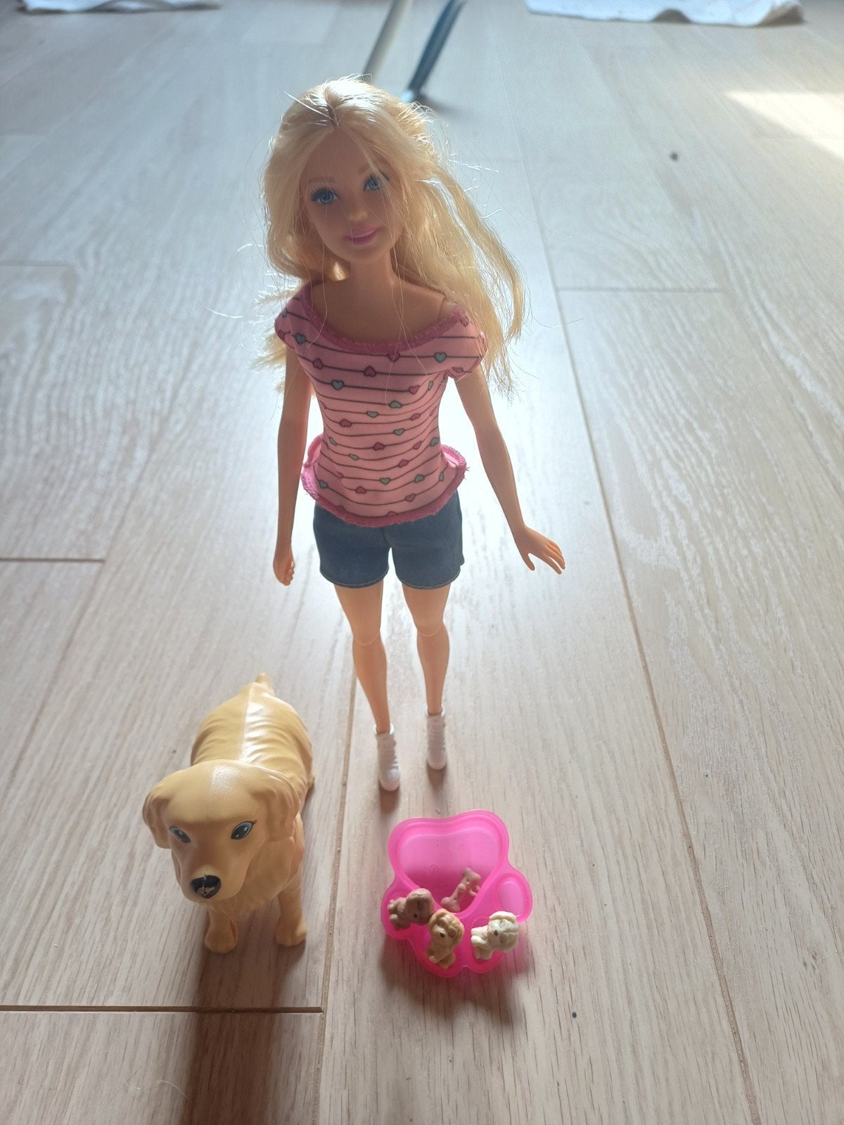 Barbie hond met puppies., Ophalen, Zo goed als nieuw