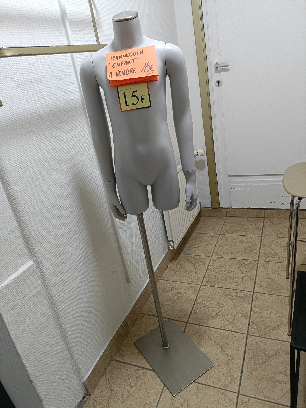 mannequin enfant, Enlèvement