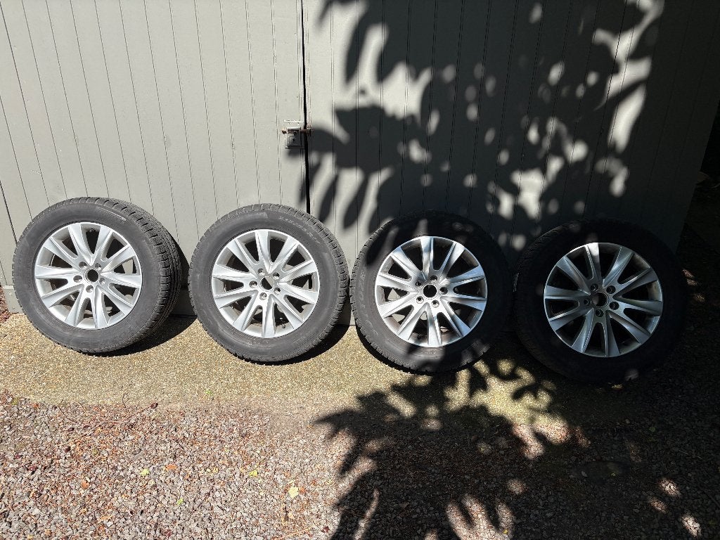 Jantes 17inch d'origine VW Tiguan avec pneus d'hiver Pirelli, Autos : Pièces & Accessoires, Pneus hiver, Véhicule de tourisme