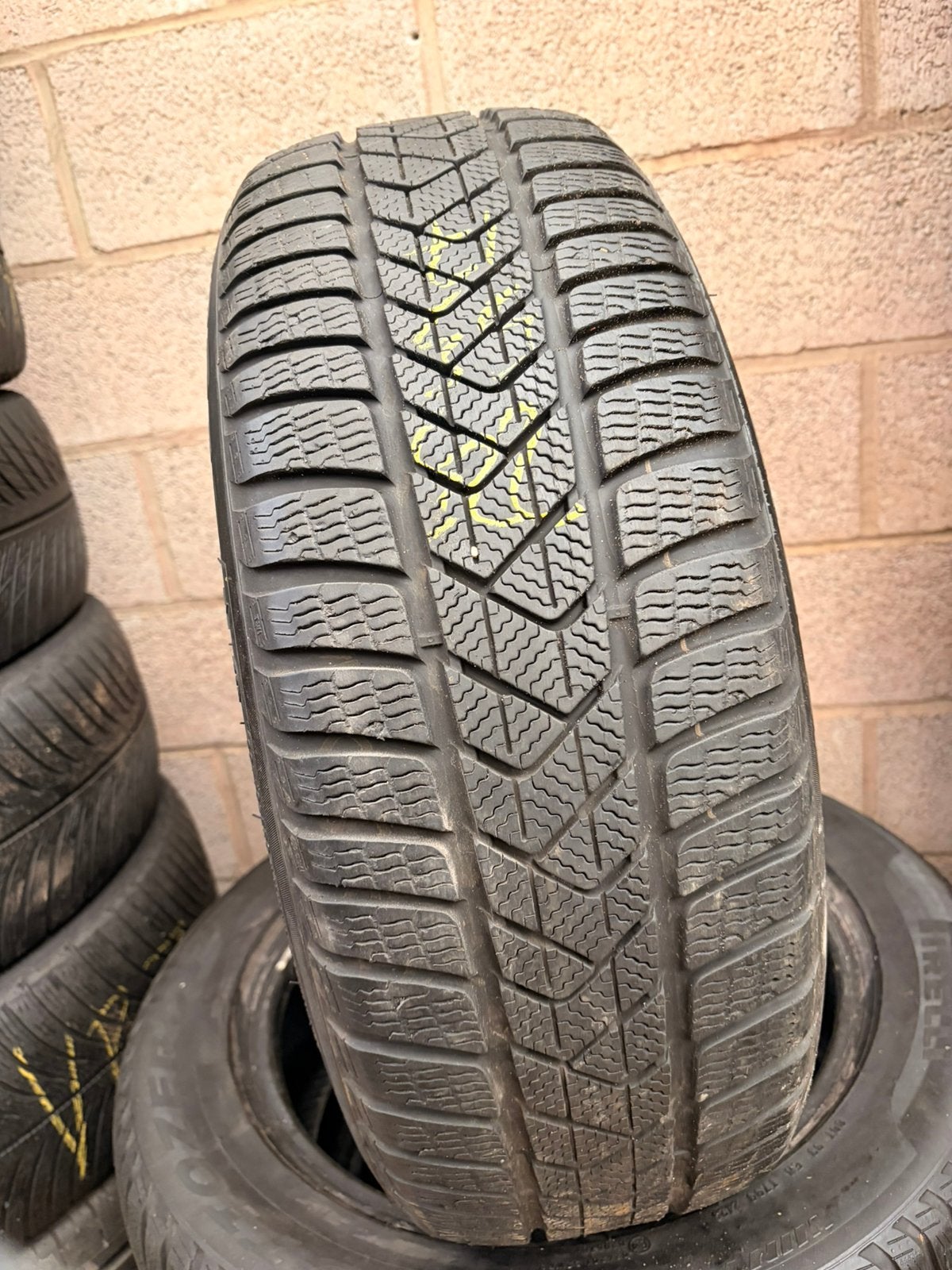 225 55r17 pirelli avec montage et équilibrage, Ophalen, Gebruikt