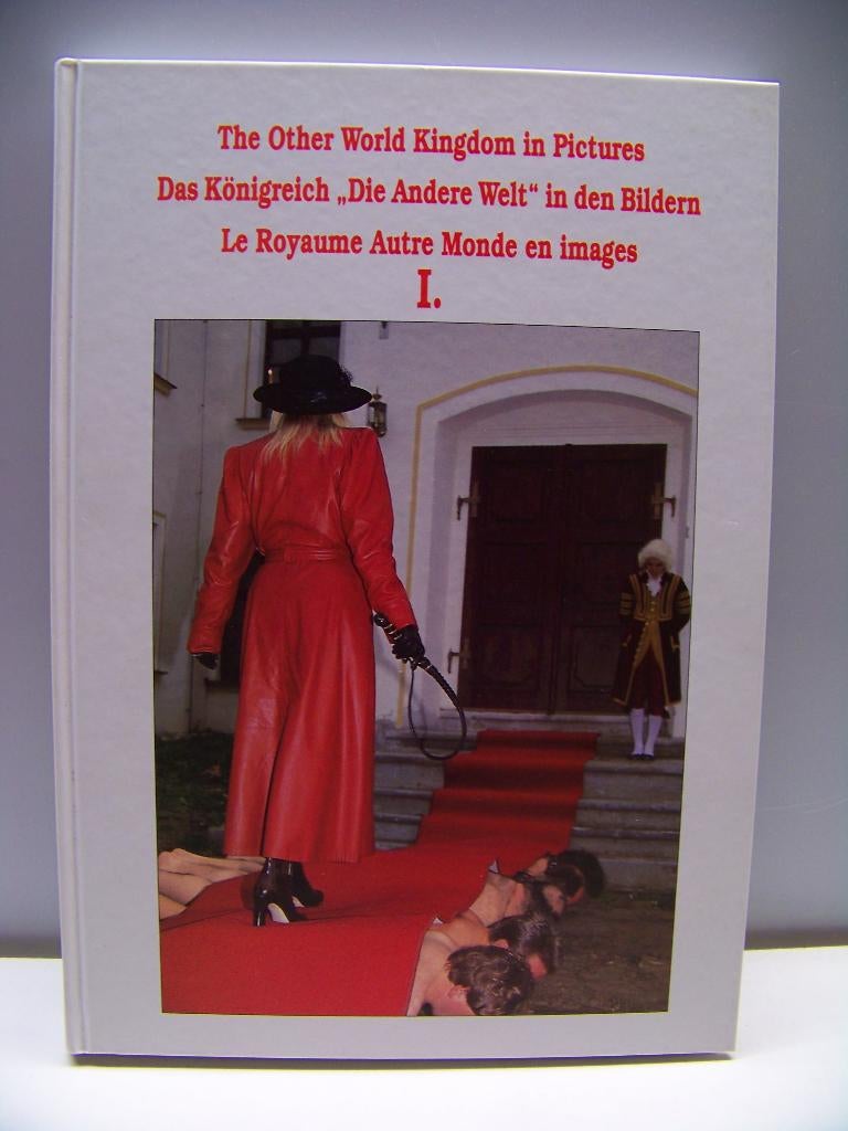 The Other World Kingdom in Pictures - Femdom in the OWK, Enlèvement ou Envoi, Comme neuf, DIVERSEN, Photographie général