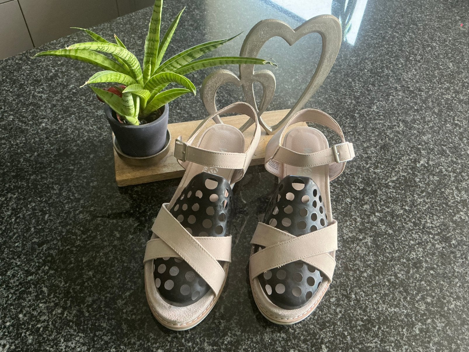 Sandalen maat 41, Beige, Zo goed als nieuw, Sandalen of Muiltjes, Ophalen of Verzenden