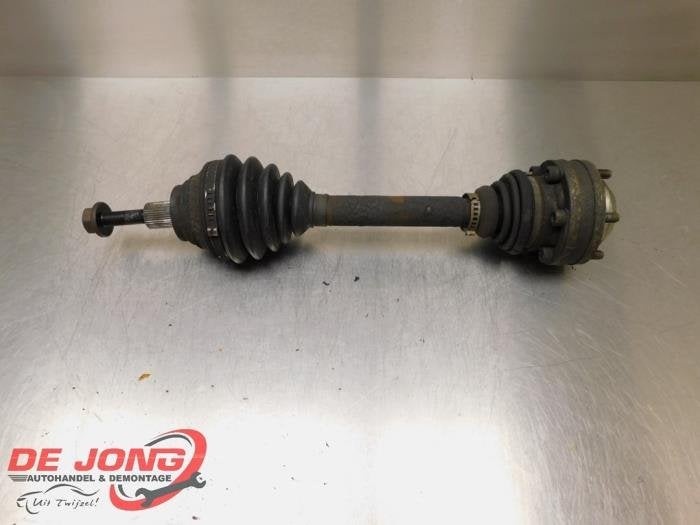 Aandrijfas links-voor van een Volkswagen Touran, Gebruikt, -, Volkswagen, -