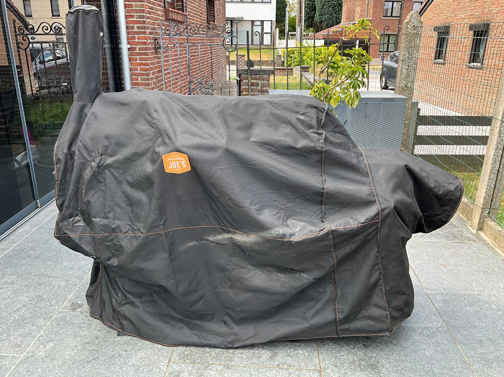 Véritable barbecue OKLAHOMA et sa bâche de protection ., Tuin en Terras, Ophalen, Zo goed als nieuw