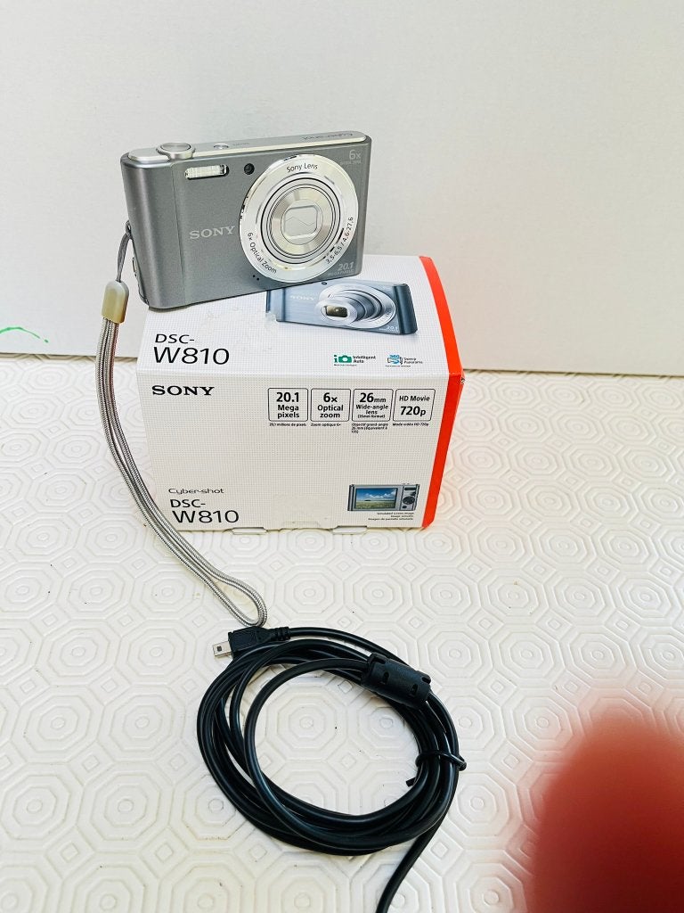 Sony Cyber-shot DSC-W810 Digitale camera 20.1 MP Werkend, 20 Megapixel, Compact, Ophalen of Verzenden, Zo goed als nieuw