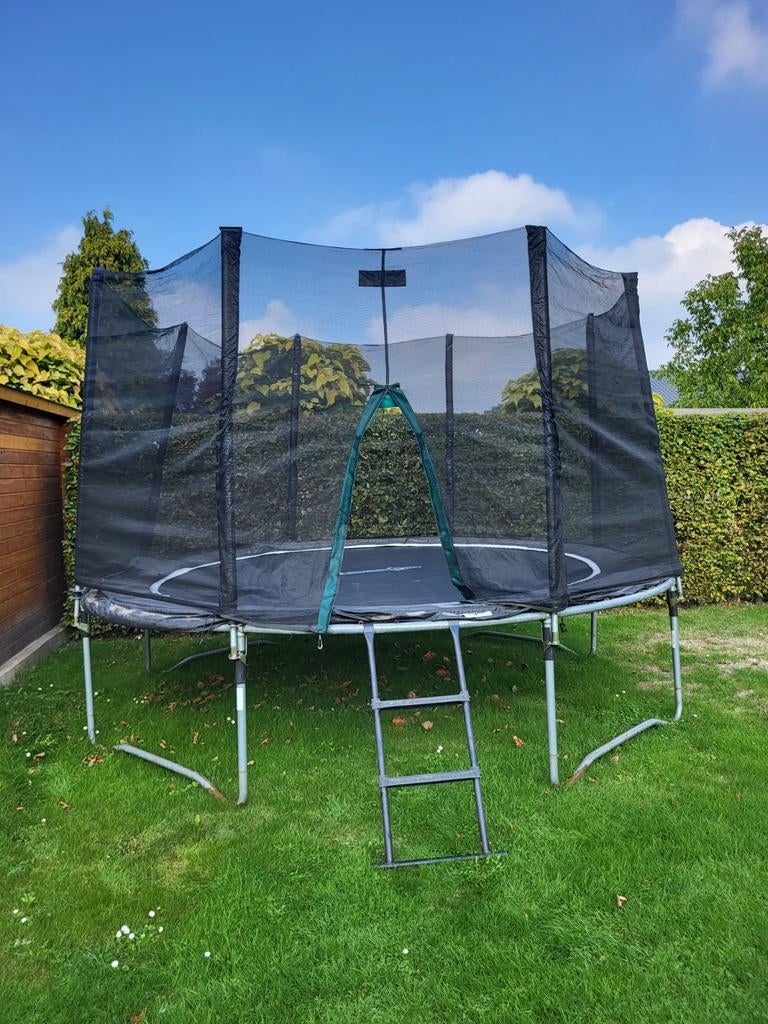 Trampoline Salta, Enlèvement