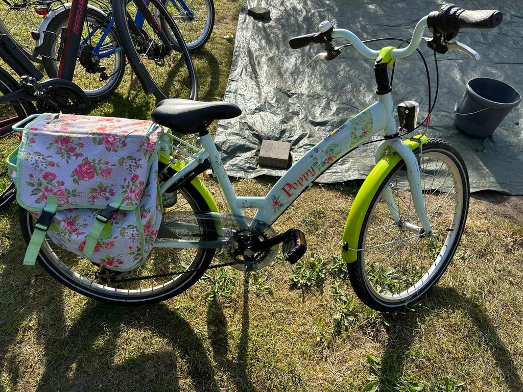 Poppy meisjesfiets 24 inch, Fietsen en Brommers, Ophalen, Velgrem, Handrem, Gebruikt