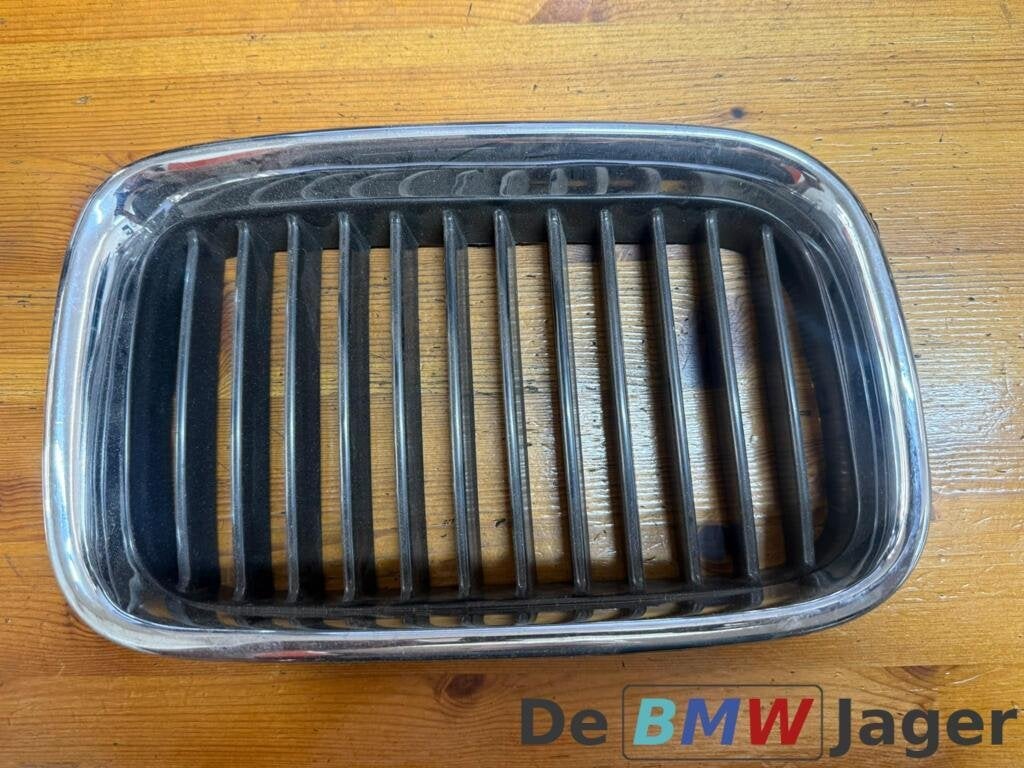 Grill rechts zwart chroom BMW 3-serie E36, Auto-onderdelen, Gebruikt, Ophalen of Verzenden, BMW, BMW