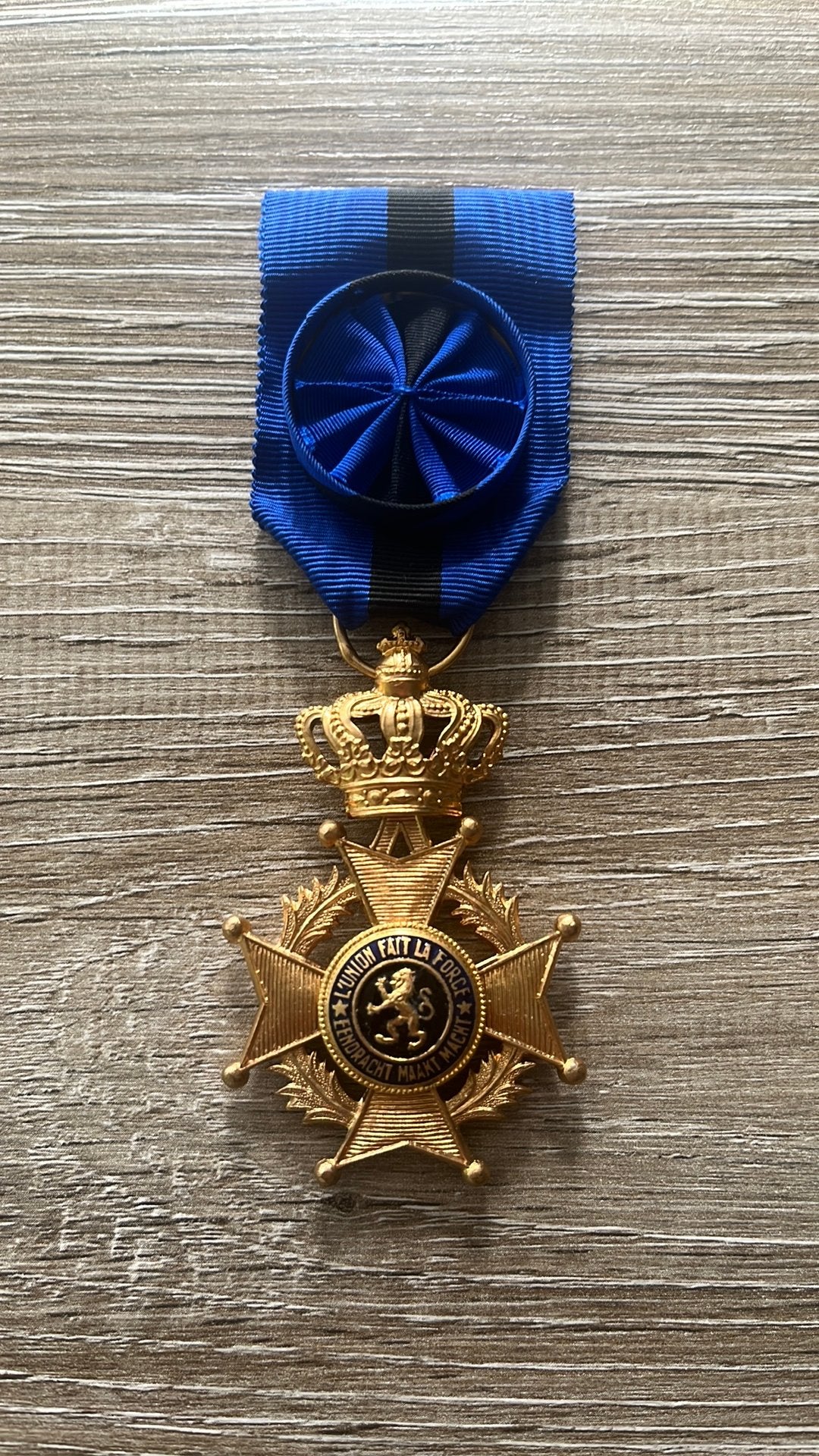 Médaille de l'Ordre Léopold II, Collections, Objets militaires | Général, Enlèvement ou Envoi, Autres, Ruban, Médaille ou Ailes