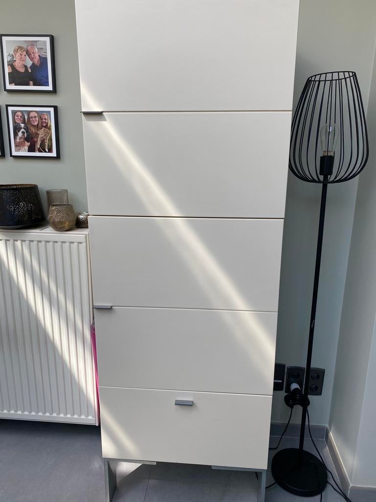Prachtige beige hoge kast gebruikt als barkast, Huis en Inrichting, Ophalen, Zo goed als nieuw