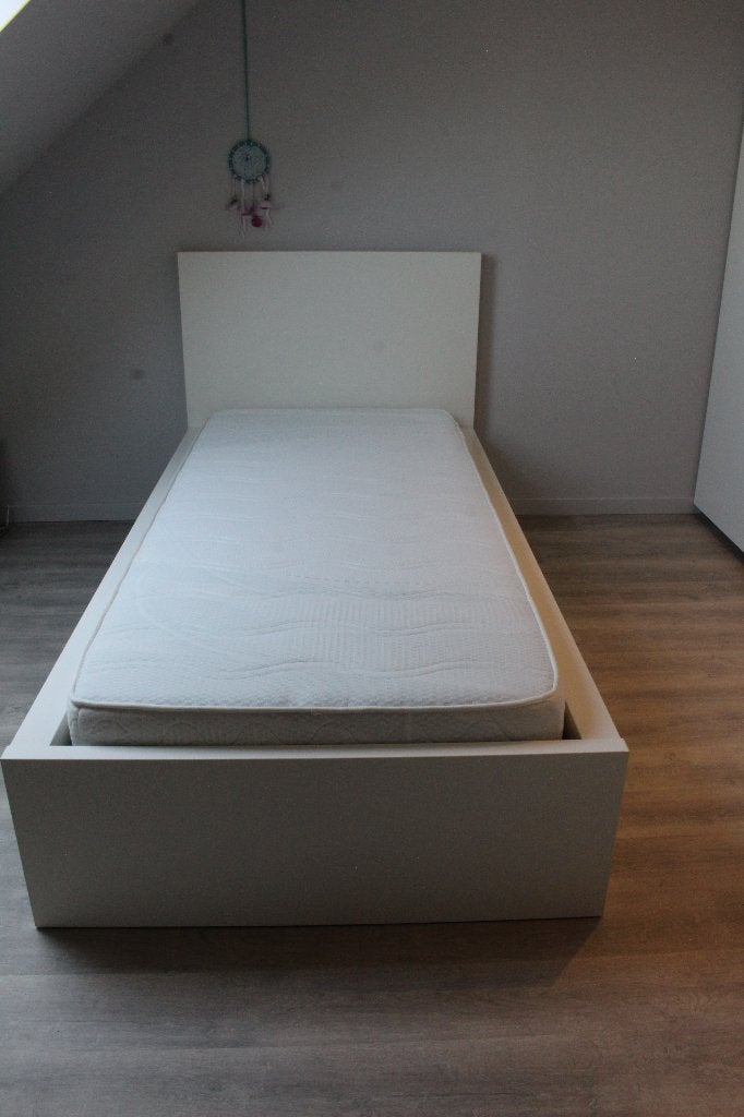 Malm bed 90x200 wit + lattenbodem + matras + 2 opberglades, Huis en Inrichting, Slaapkamer | Bedden, Ophalen, 90 cm, Eenpersoons