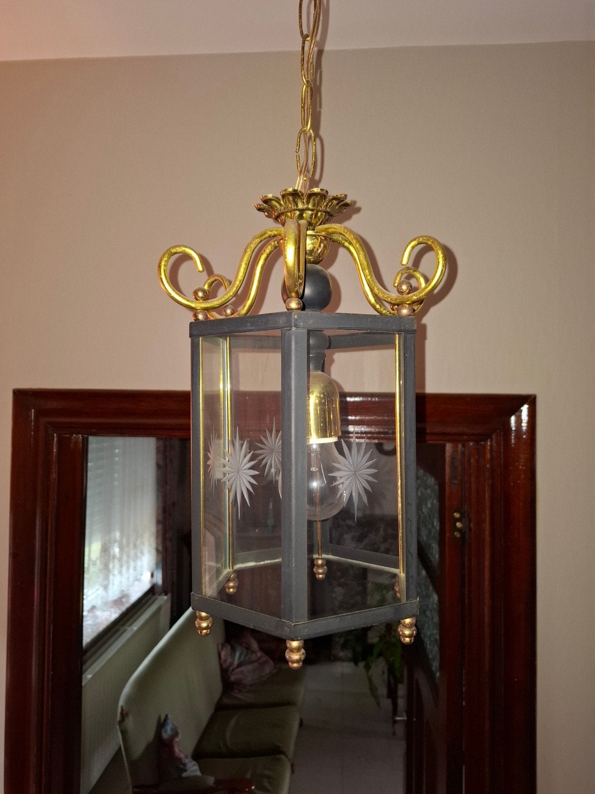 Hallantaarn, Ophalen, Glas