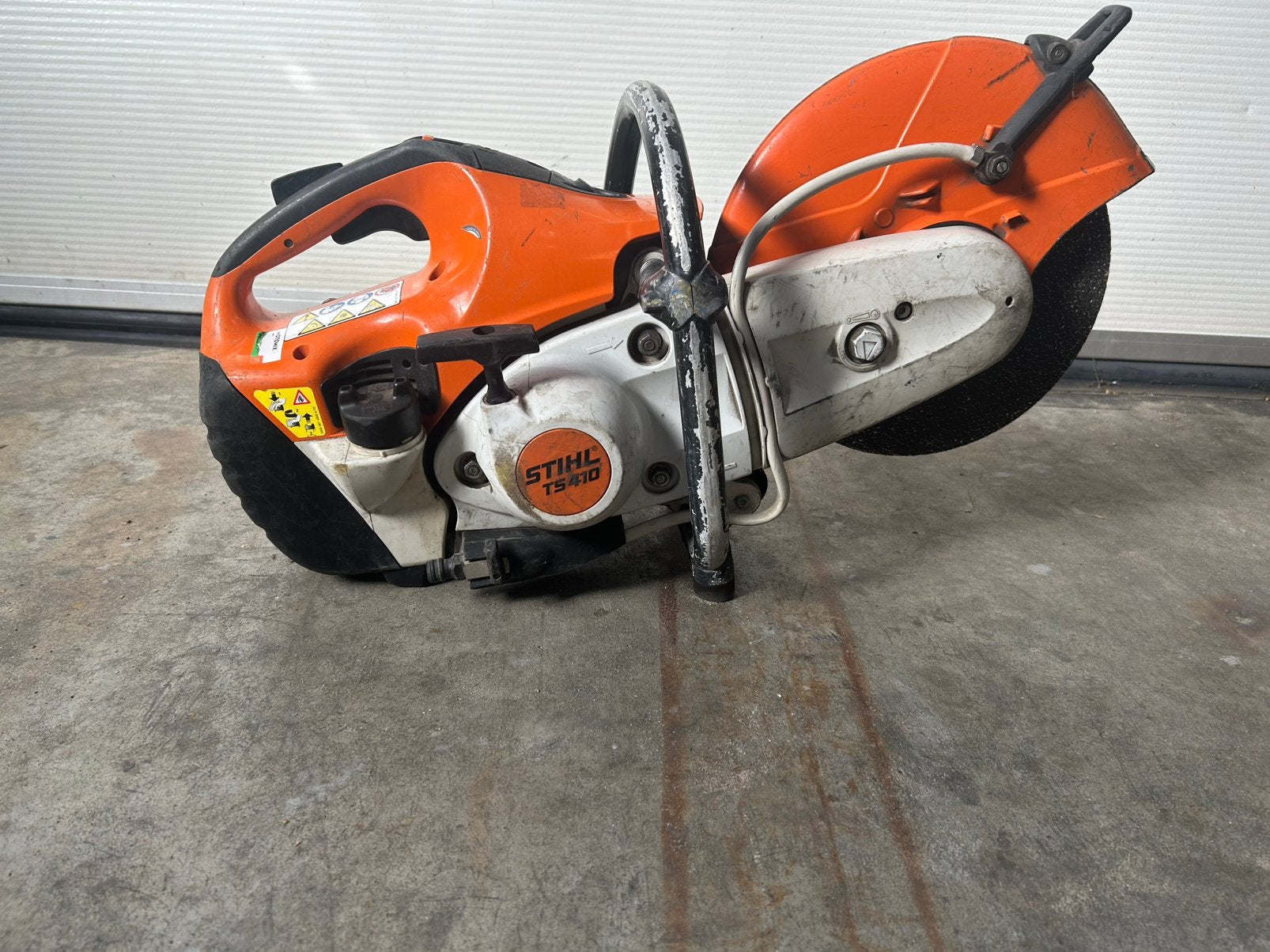 Stihl TS410 doorslijper bandenzaag, Ophalen
