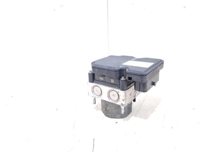Pompe ABS d'un Volkswagen Polo, Autos : Pièces & Accessoires, Électronique & Câbles, Volkswagen, Utilisé, 3 mois de garantie, Enlèvement ou Envoi