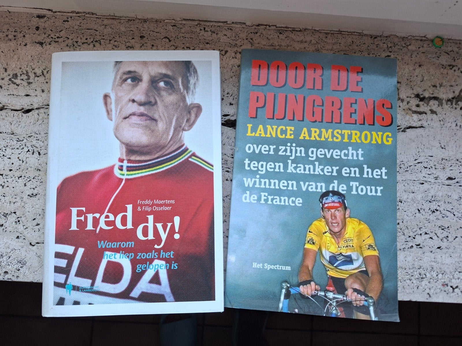 boeken voetbal/wielrennen, Boeken, Ophalen