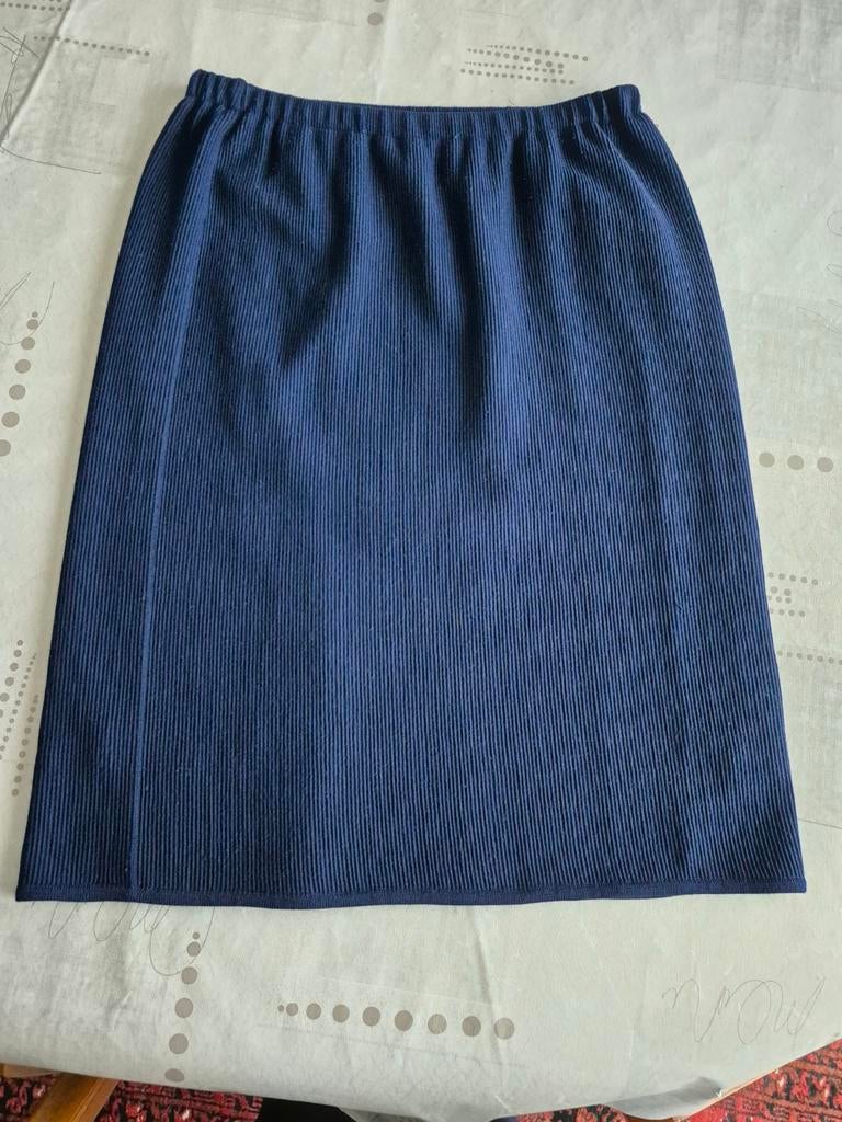 Jupe midi en laine taille 44 de la marque Schoeller Wolle, Vêtements | Femmes, Enlèvement, Taille 42/44 (L)