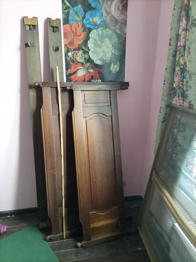 Bed 140 x 200 massiv hout, Antiek en Kunst, Ophalen