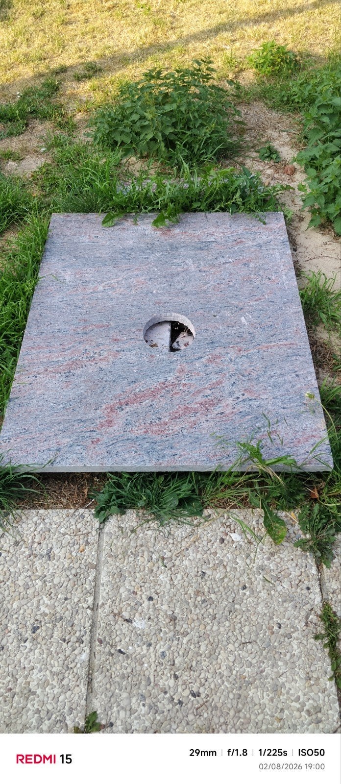Plaque en marble avec trou central  cm 110*83*2,5 GRATUIT, Enlèvement, Comme neuf, Autres matériaux