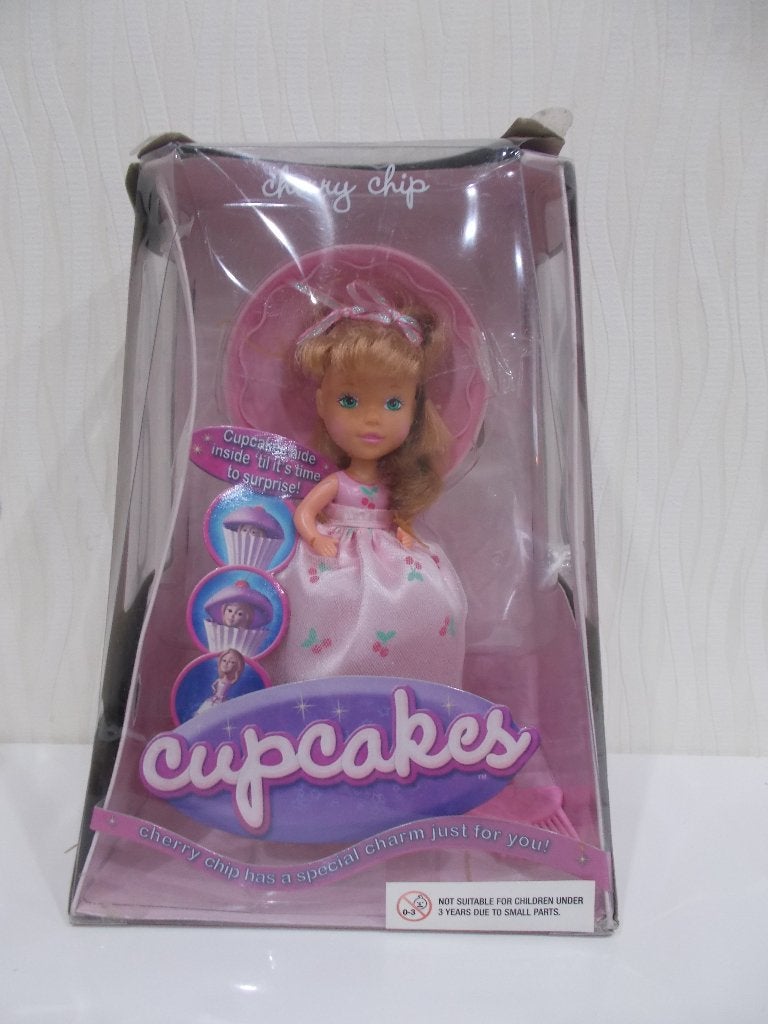 zolderopruiming: CUPCAKES Cherry Chip in verpakking, Enlèvement ou Envoi, Comme neuf, Autres types