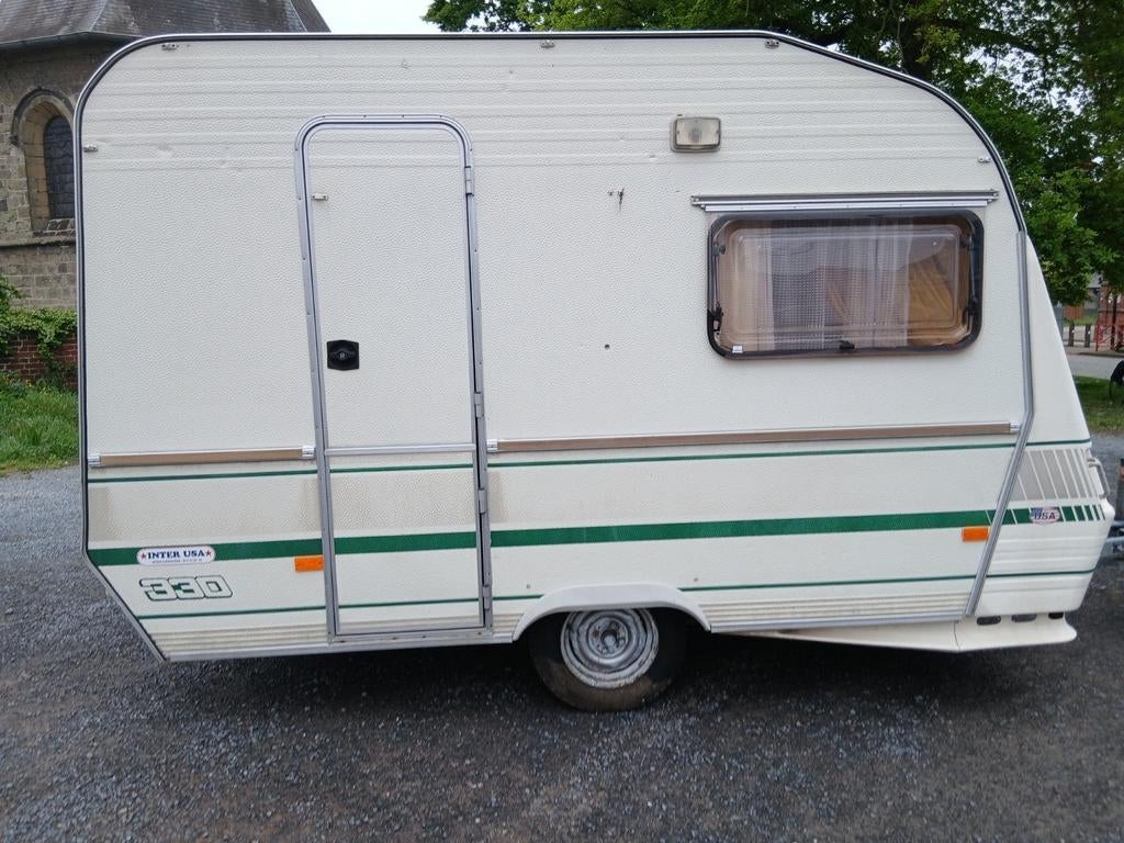 Mooie Caravan Chateau Lacar 330 minder dan 750kg zonder tc, Caravans en Kamperen, Particulier, Koelkast, Chateau