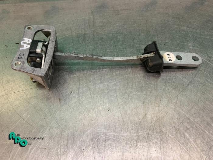 Butée 4portes arrière droite d'un Audi A2 (A2 00-), -, 3 mois de garantie, Audi, Utilisé