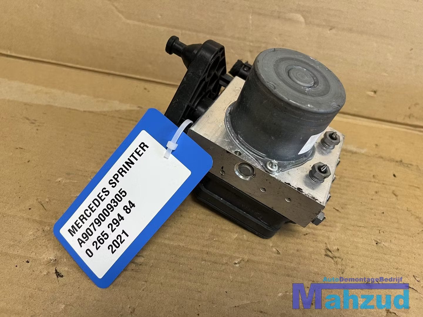 MERCEDES SPRINTER ABS Pomp A9079009305, Auto-onderdelen, Gebruikt, Mercedes-Benz AG, Mercedes-Benz, Mercedesstrasse 120
70372  Stuttgart, DE